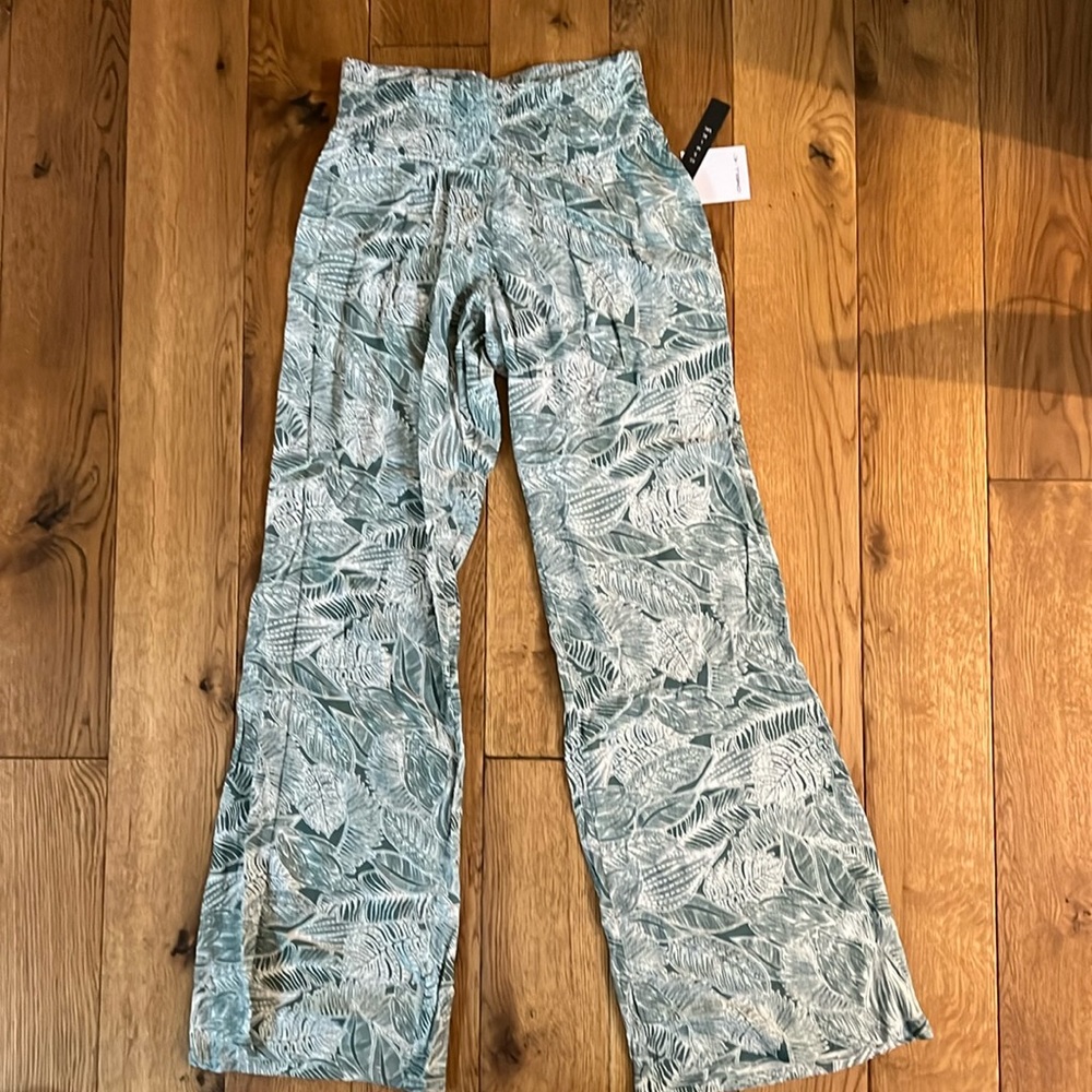 Oneill never worn pants